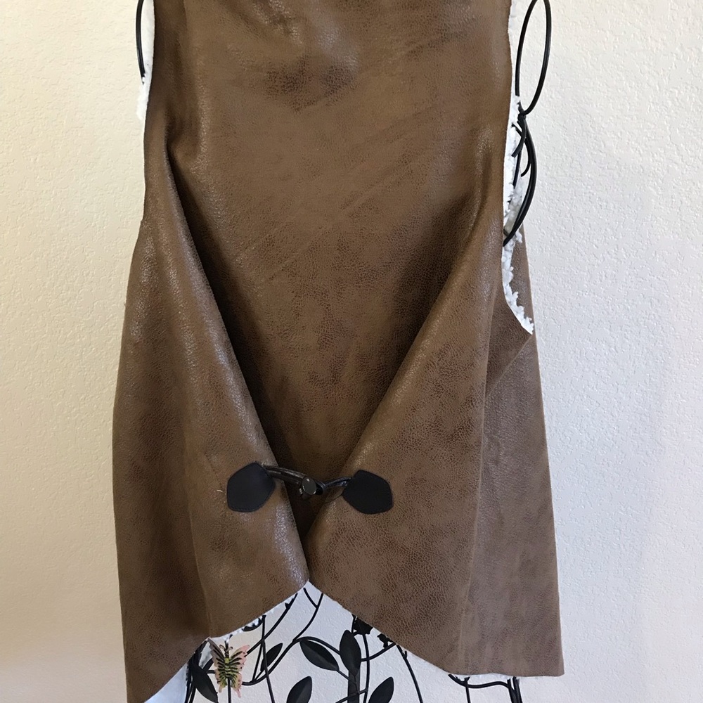 Vest - Picture 4 of 6